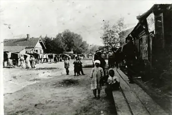 Базар на месте нынешней площади Ленина (1930 год)